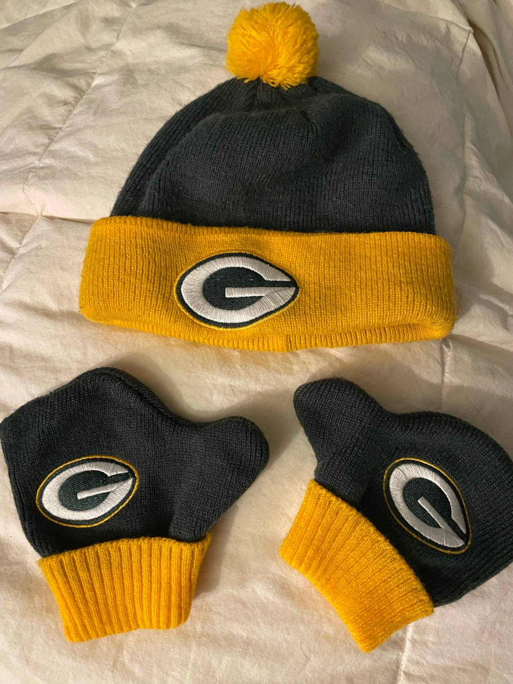 Green Bay Packers Kids Knit Beanie and Mitten Set